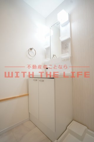 洗面設備　朝の支度にも助かる、独立の洗髪洗面化粧台