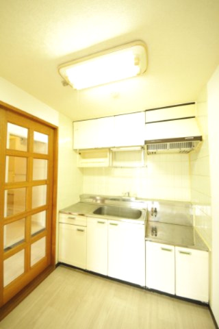 キッチン　※同タイプの別の部屋の写真です。