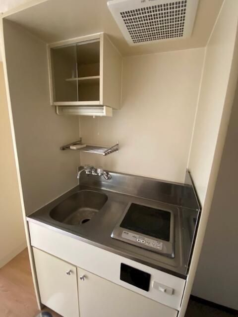 キッチン　火を使わず安心でお掃除も簡単なＩＨコンロ付です♪