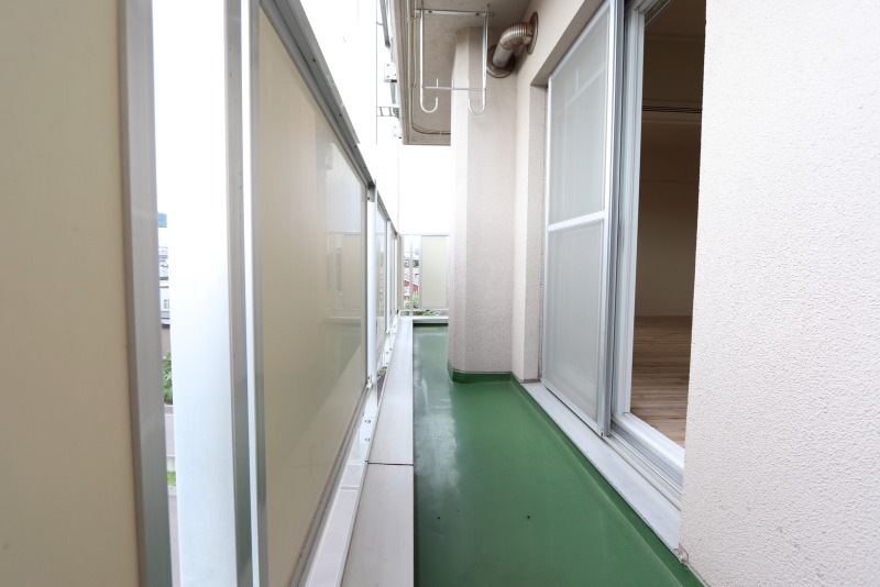 バルコニー　広々バルコニー付きです！