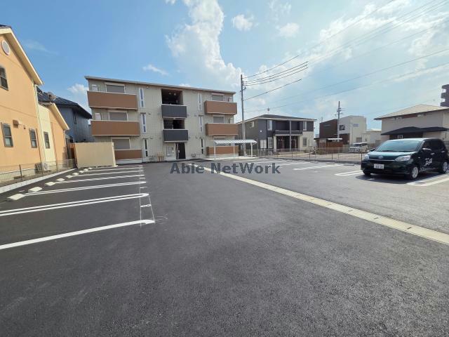 駐車場　駐車場