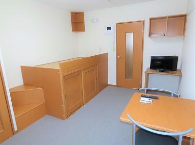 居室・リビング　ハイベッドタイプのお部屋です