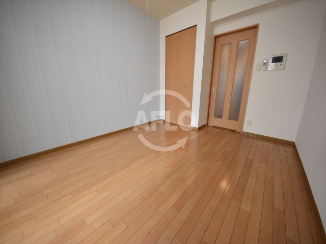 居室・リビング　パウゼ大手前　洋室