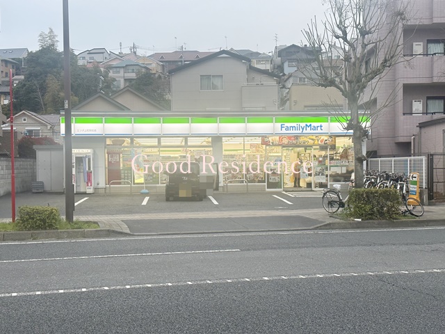 コンビニ　ファミリーマート 三ツ沢上町駅前店（コンビニ）まで265m