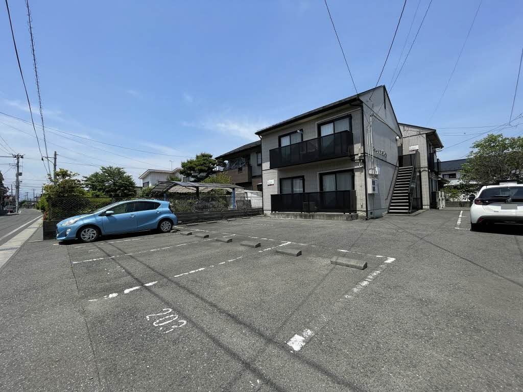 建物外観　駐車場