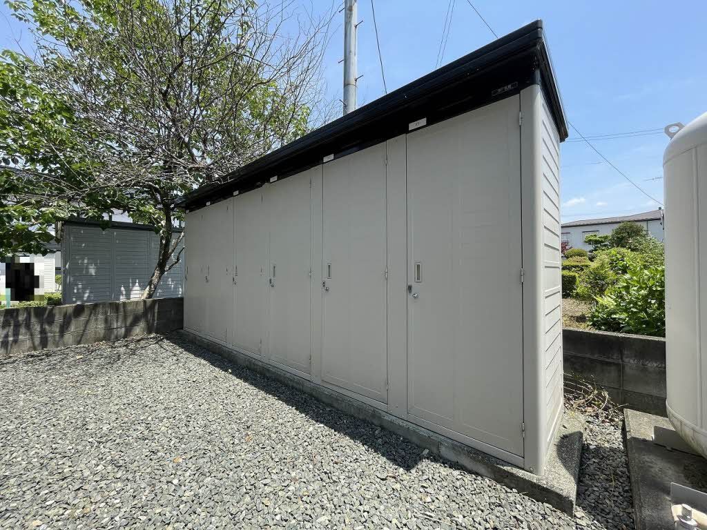 建物外観　ストッカー