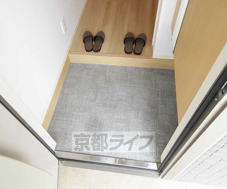 玄関　段差も少なめ