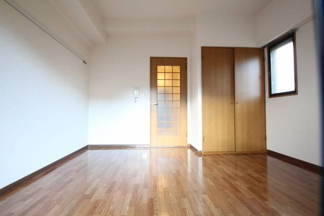 居室・リビング　２０４号室内装写真参照