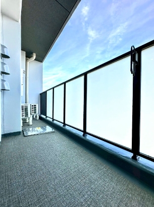 バルコニー　外からの目が気にならないバルコニーで洗濯物が干せます