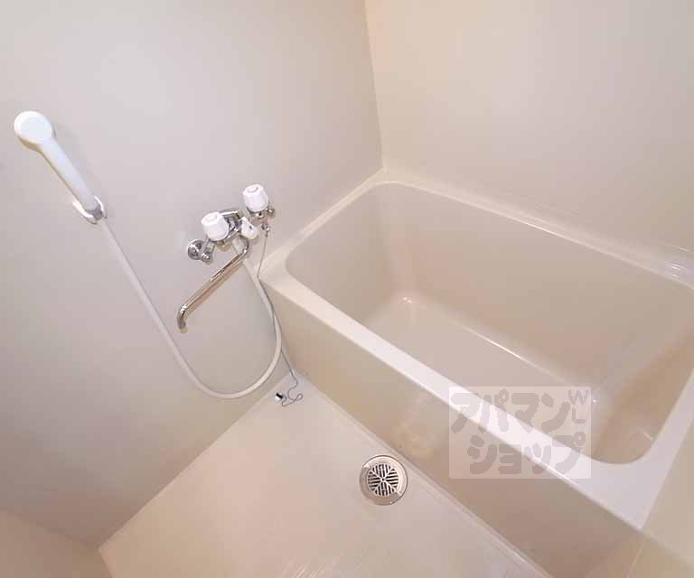 バス・シャワールーム　お風呂とトイレがセパレートタイプ