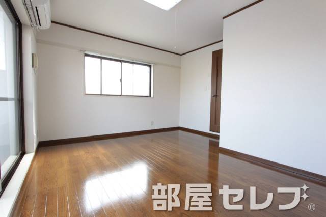 居室・リビング　窓が大きくて明るいですよ。イメージ写真