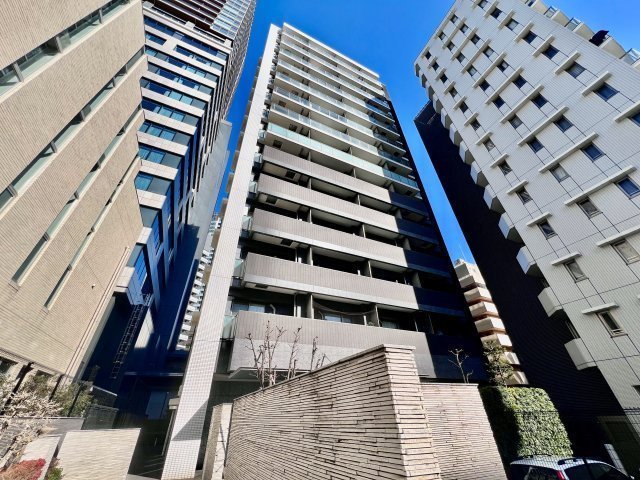 建物外観　鉄筋コンクリート造・総戸数は78戸です。