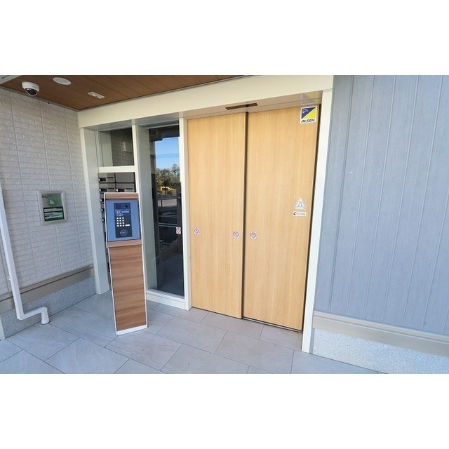 エントランス　オートロックエントランス