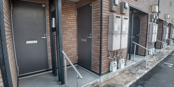 玄関　設備・仕様は号室により異なる為、現況を優先致します。