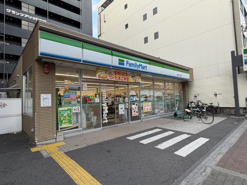コンビニ　ファミリーマート 日本橋二丁目店（コンビニ）まで201m
