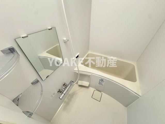 バス・シャワールーム　画像は別部屋のものです。相違がある場合、現況優先。