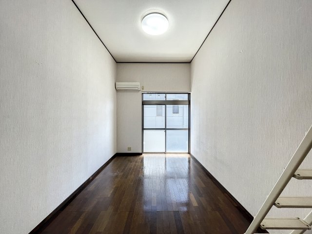 居室・リビング　※ほかのお部屋の写真です。