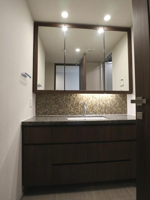 洗面設備　※写真は同タイプ住戸です。