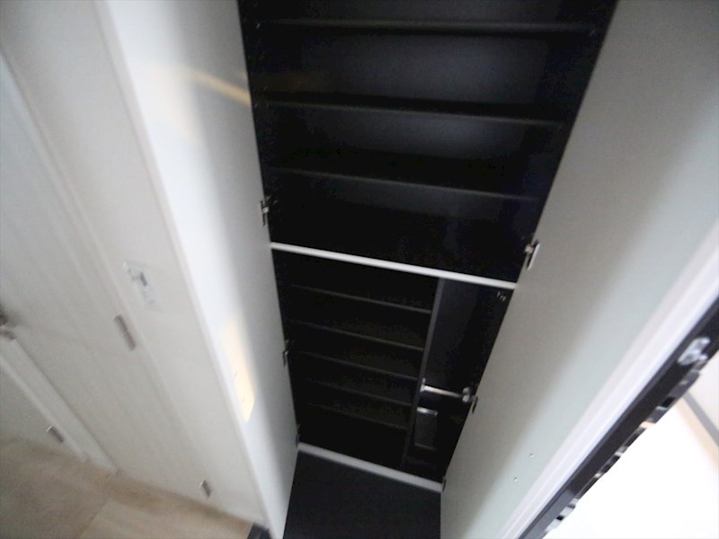 玄関　玄関　シューズボックス付（収納充実してます）