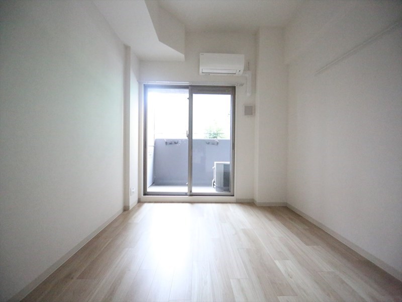 バルコニー　洋室8.5帖　ウォークインクローゼット（収納充実してます）