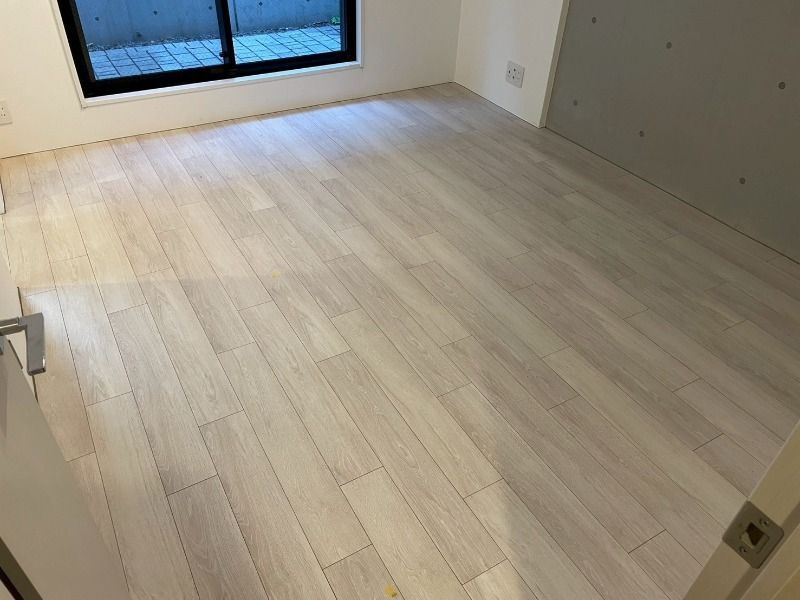 居室・リビング　☆明るい洋室☆