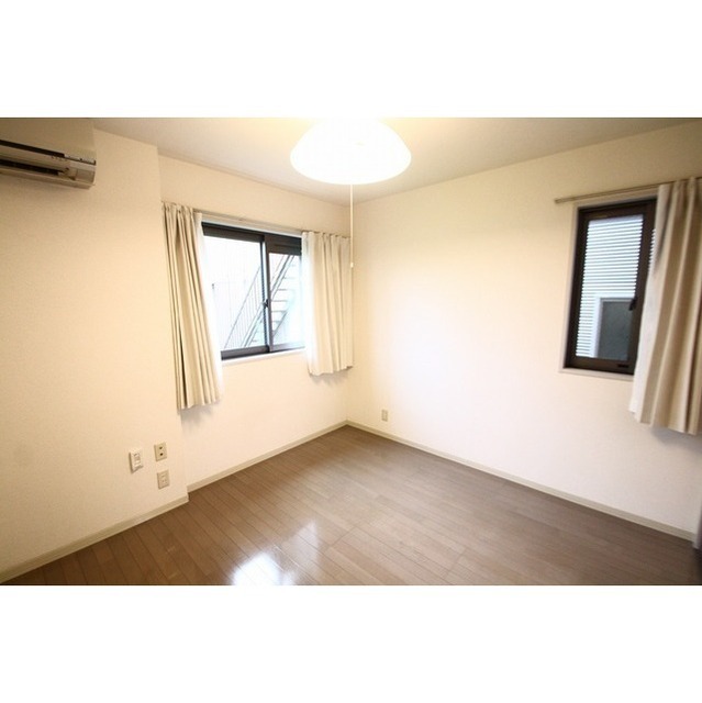 居室・リビング　角部屋　２面採光