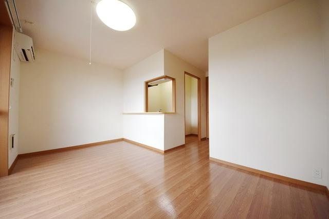 居室・リビング　開放的なリビングです♪