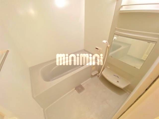 バス・シャワールーム　別号室の参考写真