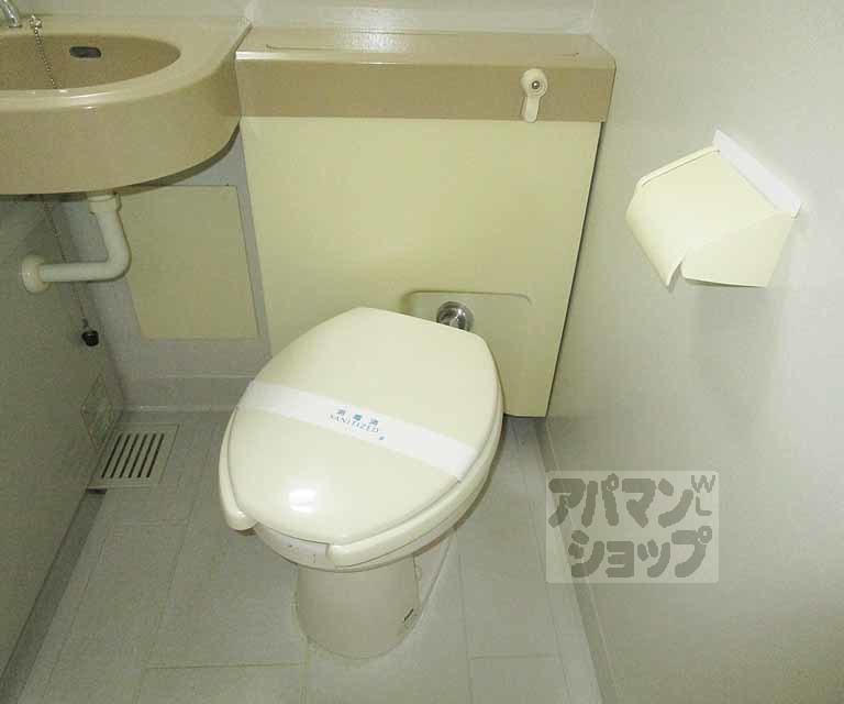 トイレ　１２１号室の写真です。