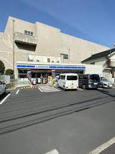 コンビニ　ローソン　横浜樽町店（コンビニ）まで296m