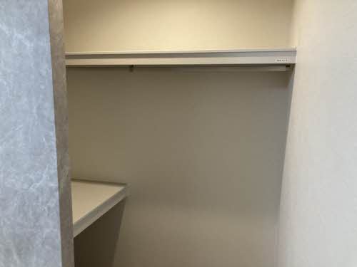 収納　大きなウォークインクローゼットです★