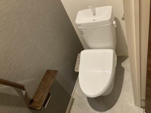 トイレ　暖房洗浄便座のトイレです＊