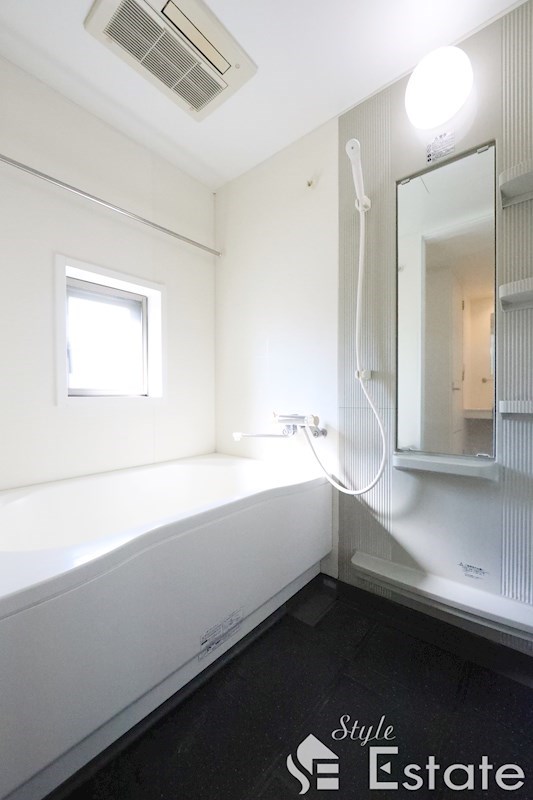 バス・シャワールーム　バスルーム