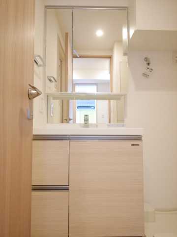 洗面設備　別部屋の画像になります。