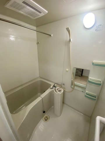 バス・シャワールーム　※同間取り　別階　参考写真