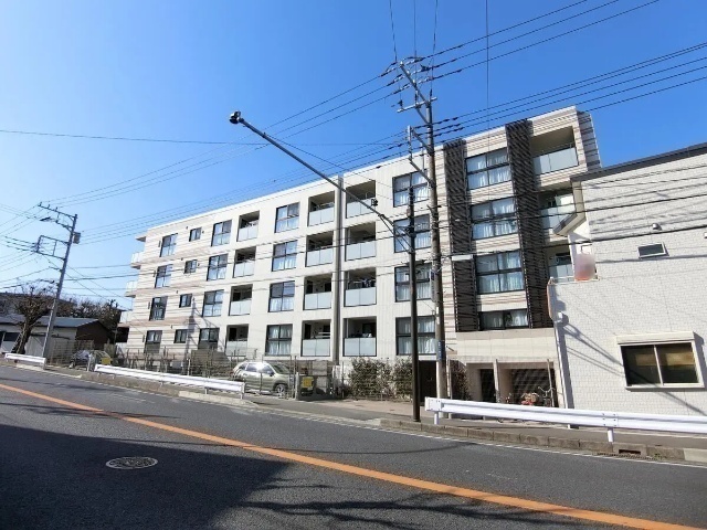 建物外観　オートロック完備