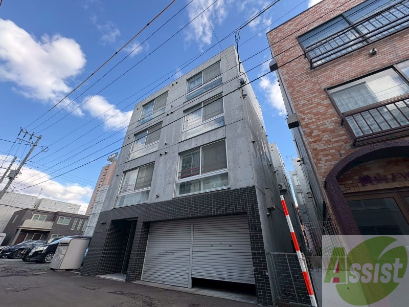 建物外観　札幌市中央区南７条「ＣＲＯＷＮ　ＰＡＮＴＨＥＲ」