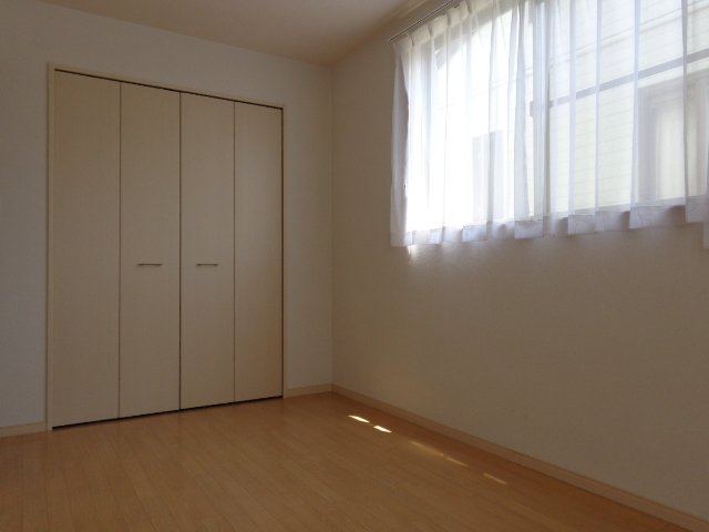 その他部屋・スペース　洋室（カーテンなし）