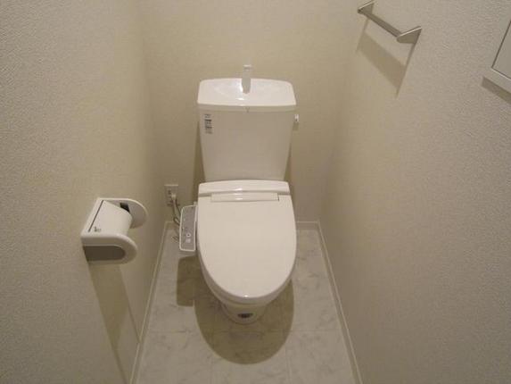トイレ　※別部屋参考写真☆温水洗浄便座付☆