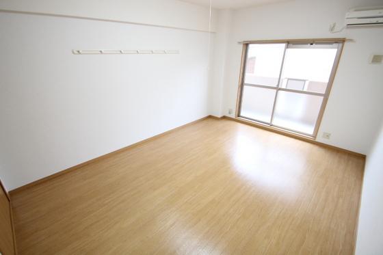 居室・リビング　※別部屋の写真です