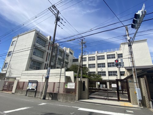 小学校　大阪市立瓜破西小学校（小学校）まで495m