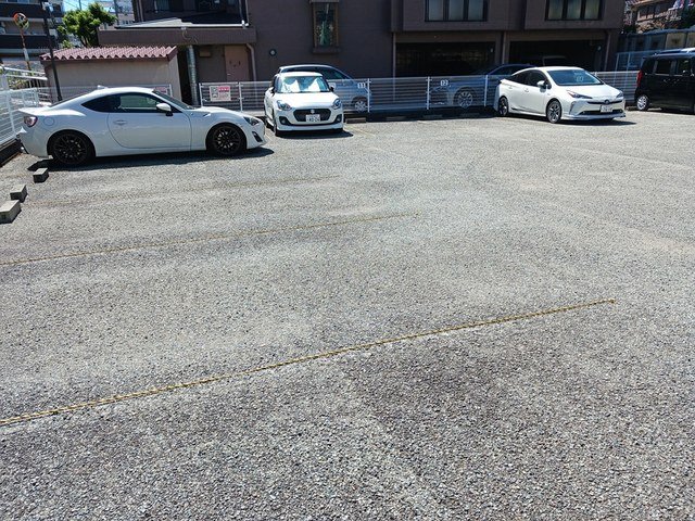 駐車場　駐車場完備です