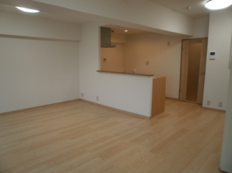 居室・リビング　※参考写真（同物件別部屋です)
