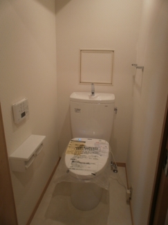 トイレ　※参考写真（同物件別部屋です)
