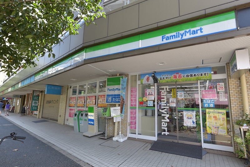 コンビニ　ファミリーマート 文京白山駅前店（コンビニ）まで28m