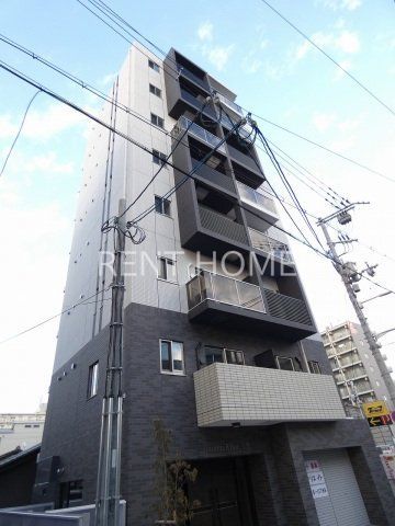 建物外観　鉄筋コンクリート造８階建て