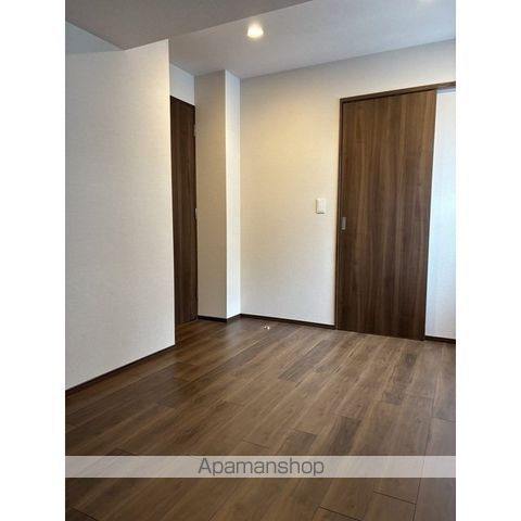 プレディアコート北千住の居間写真