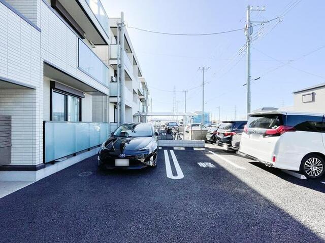 駐車場　駐車場