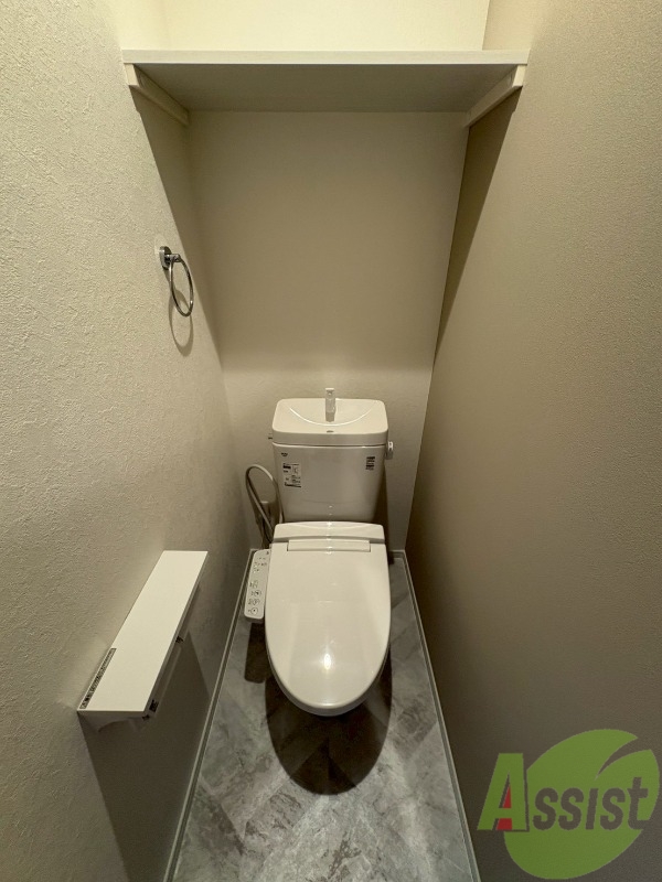 トイレ　こちらはトイレになります。ウォシュレット機能付です。