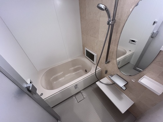 バス・シャワールーム　※別部屋の写真です